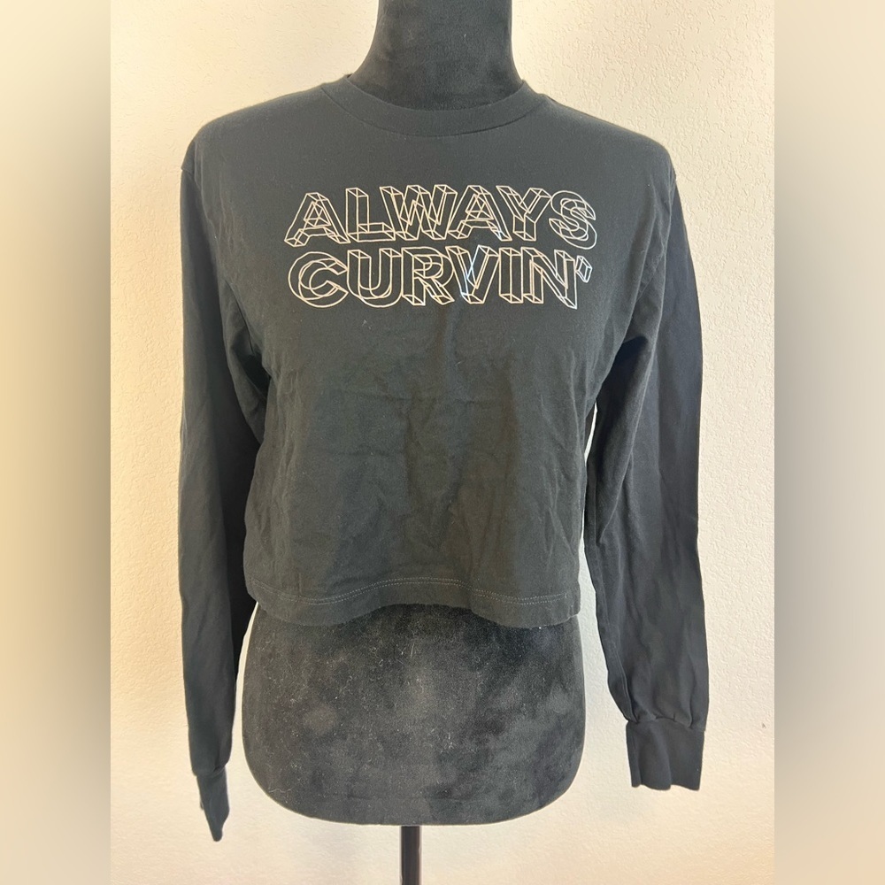 True Religion Always Curvin' long sleeve cropped top in black Size Small